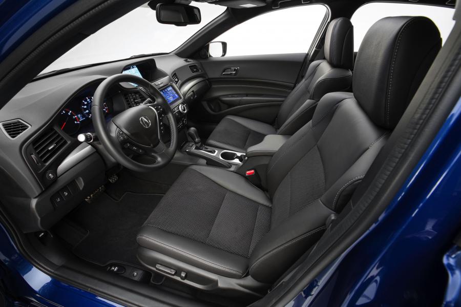 Интерьер Acura ILX A-Spec (DE) 2015 года  (фото 8 из 42)